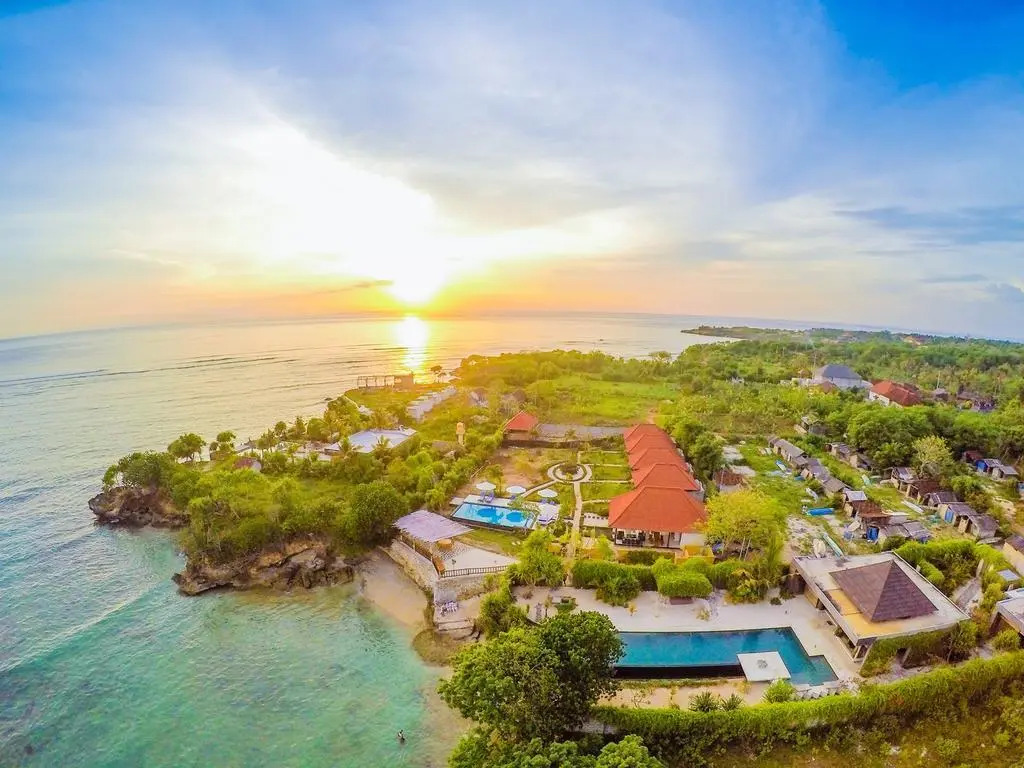 Dini DNusa Lembongan