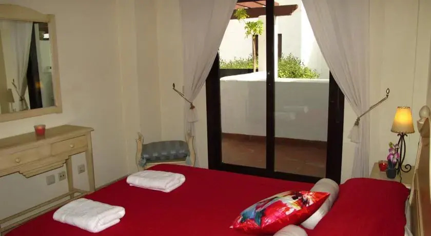 Tropical Luxury in Prime Location