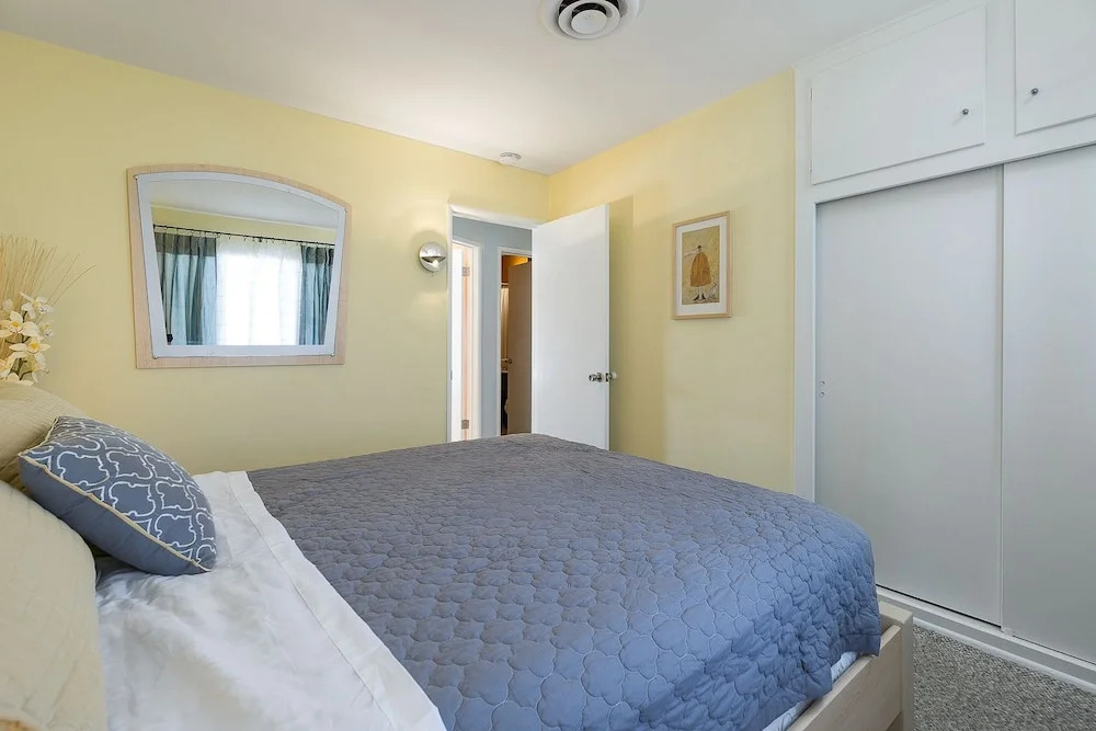 Mid-century Getaway W/ Pool & Spa - Near Downtown 3 Bedroom Home