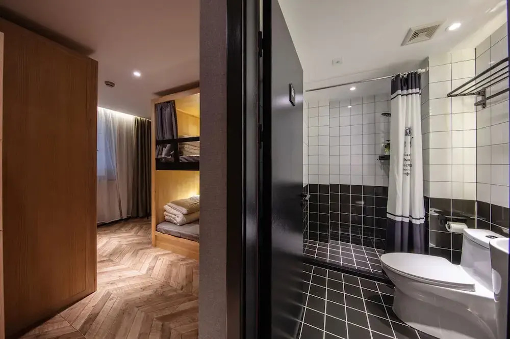 Iforest Hostel - Jing'an Temple Metro Station