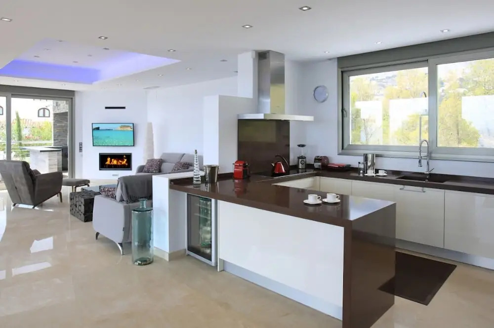 Villa - 5 Bedrooms with Pool, WiFi and Sea views - 105009