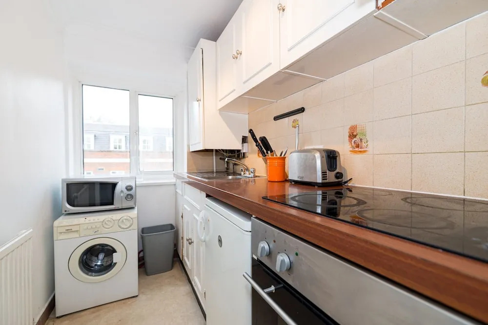 Central Richmond Studio