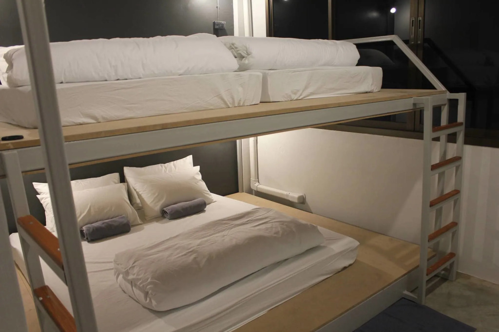 Ekanek Hostel Bangkok - Adults Only
