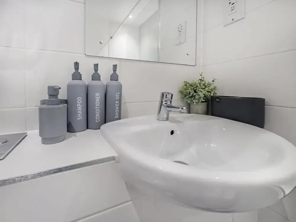 Sleeps 8 With Garden and Pet Friendly