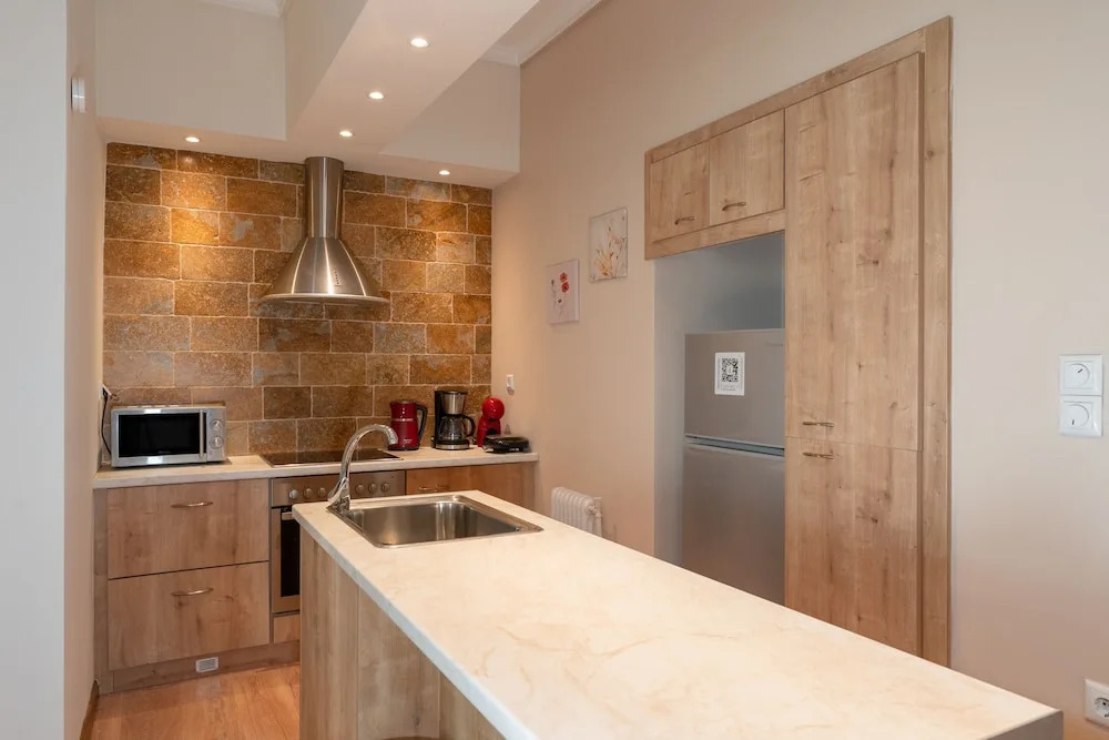 Contemporary Apartment made of Wood and Stone