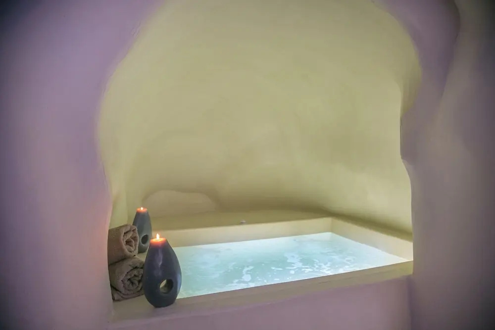 Morfi Cave House