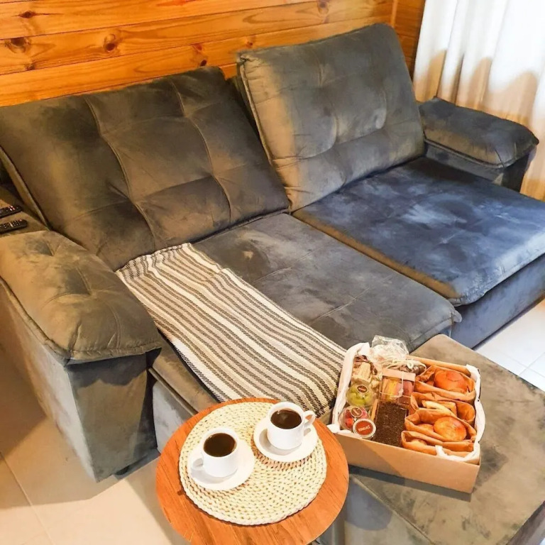 Casa Completa | 2 Suítes + Jardim com Fogo de Chão