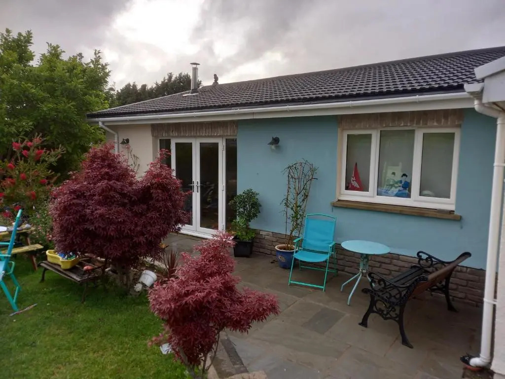 No 9 Manor Way