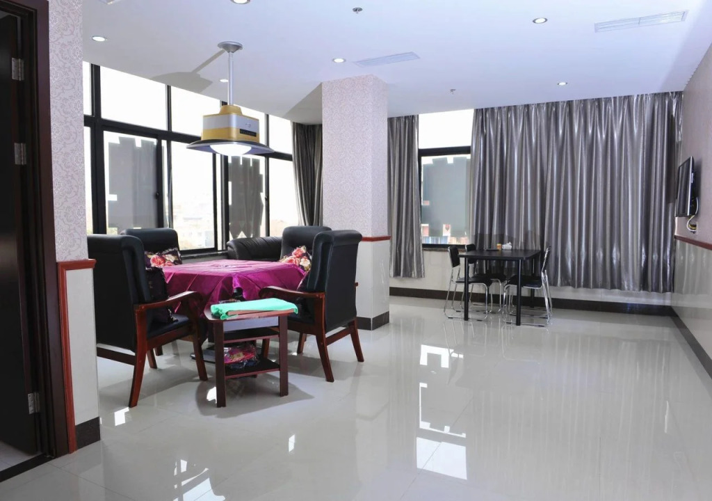 City Hotel(Hangzhou Renmin Road Metro Station)