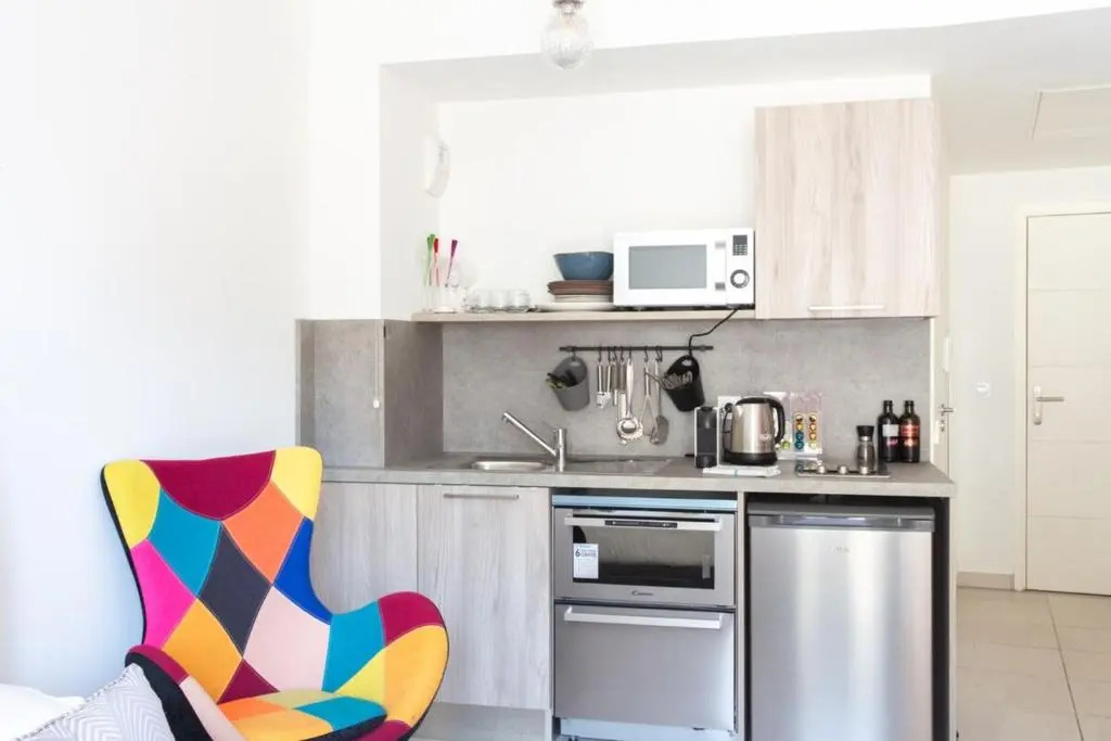 Air-Conditioned Furnished Studio in A Luxury Residence
