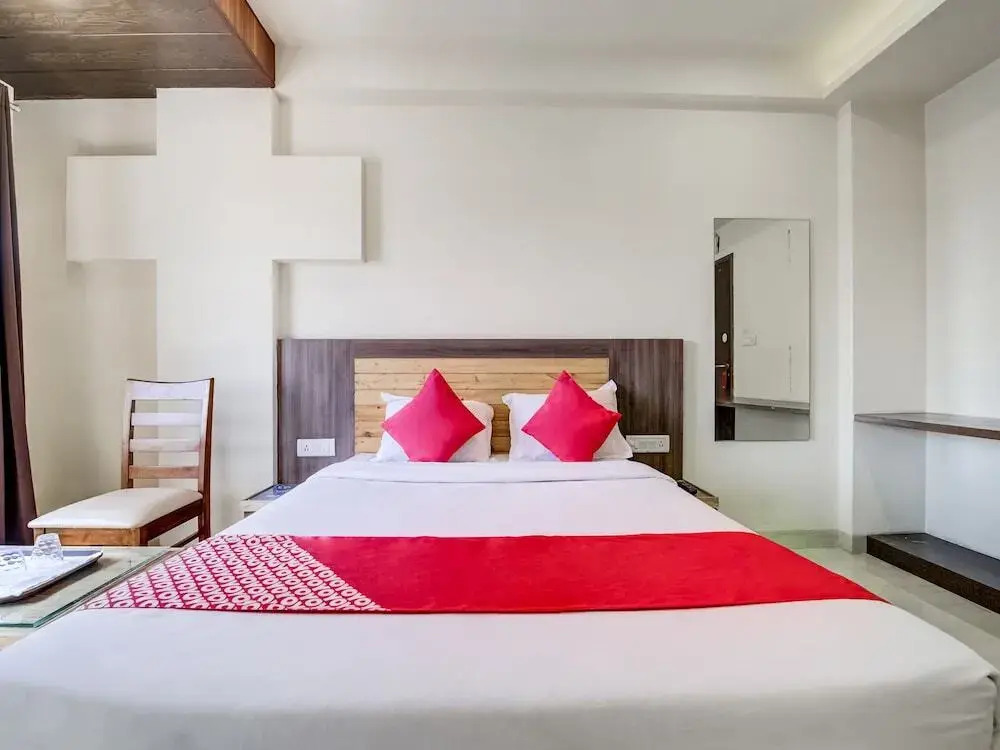 Itsy Hotel New Retreat Main Market Mahabaleshwar