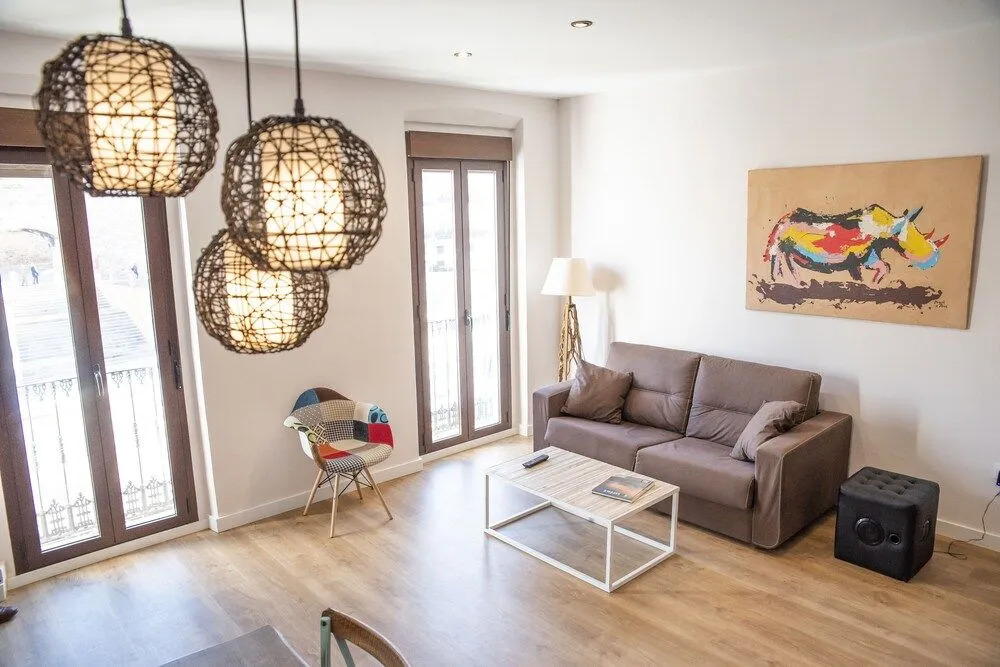 Apartamentos El Patio - Modernos con vistas en Plaza Mayor