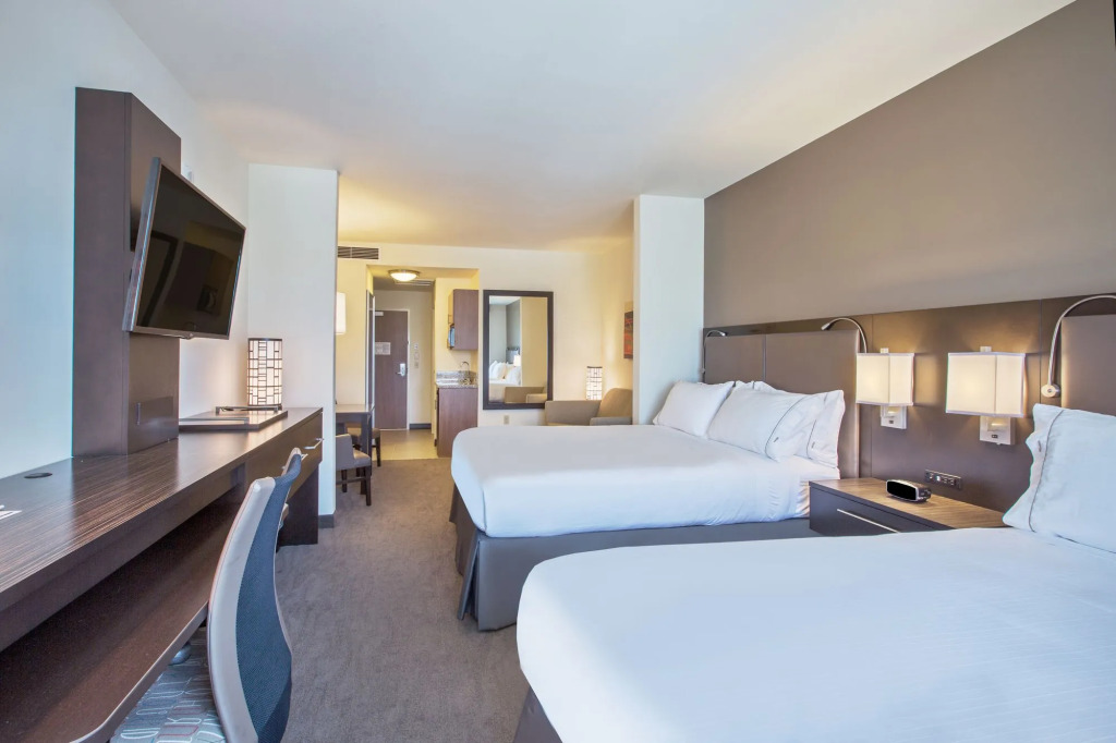 Holiday Inn Express & Suites Kailua-Kona by IHG