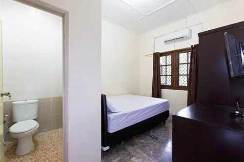 RedDoorz @ Cempaka Putih Barat