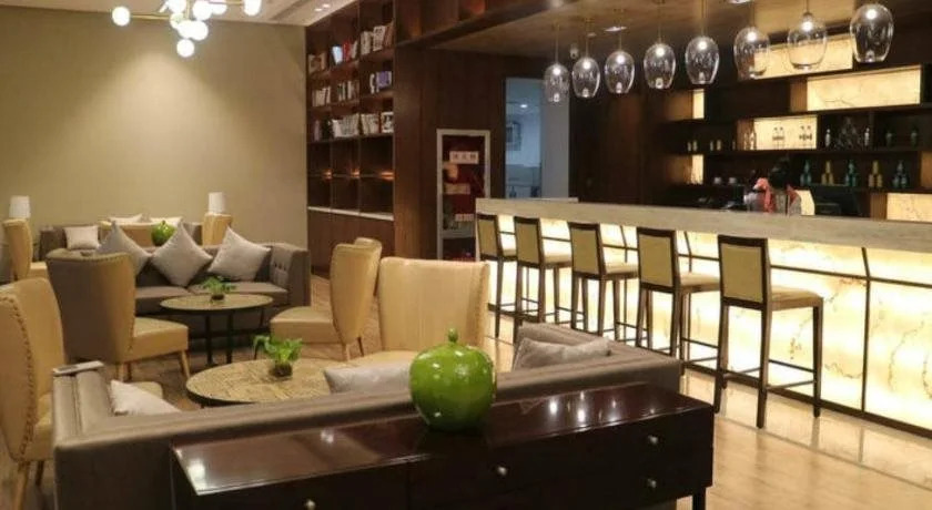 Ruijing New Hualian Hotel