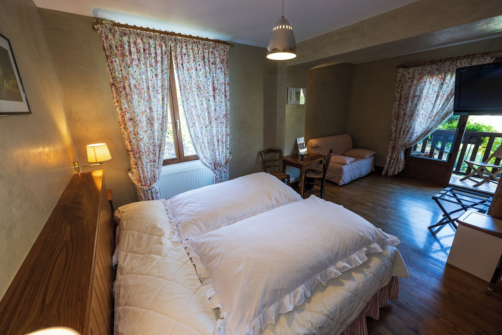 Hotel Restaurant de charme La Lozerette - Proche Florac