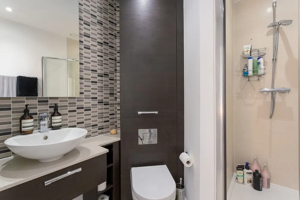 Modern 2 Bedroom Apartment With Panoramic Views