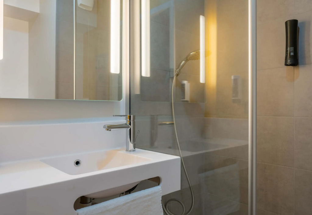 B&B HOTEL Annecy Cran-Gevrier