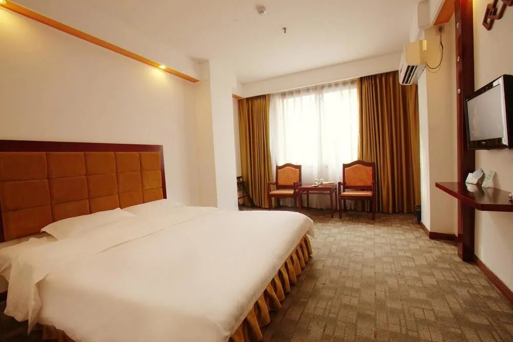Zhangjiajie Wind and Cloud Holiday Hotel
