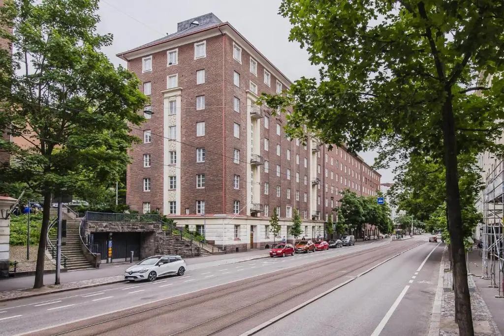 Bright one-room studio in the heart of Kallio