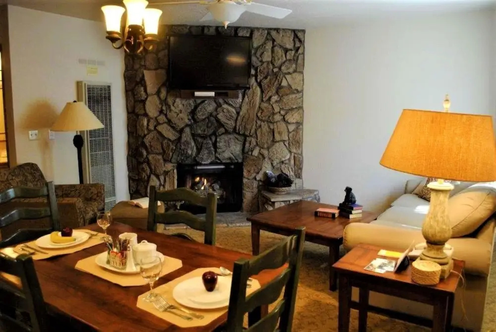 Snow Lake Lodge