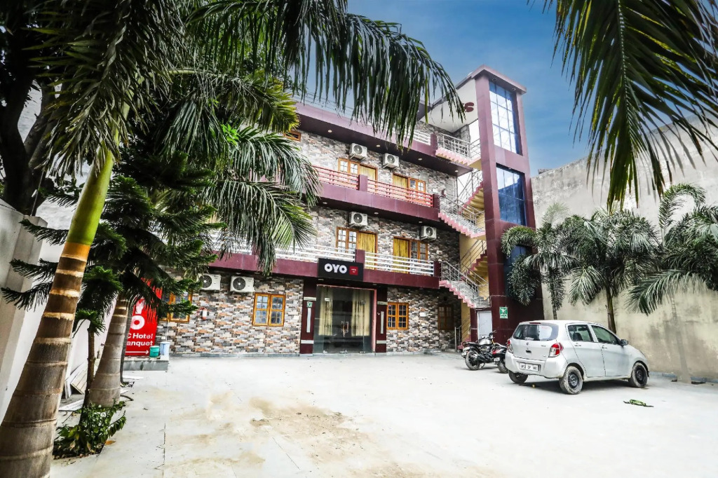 Bbc Hotel & Banquet by OYO