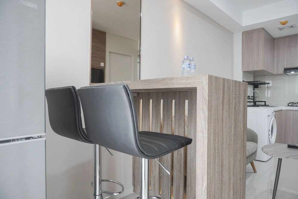 Nice And New 1Br With Office Room At Daan Mogot City Apartment