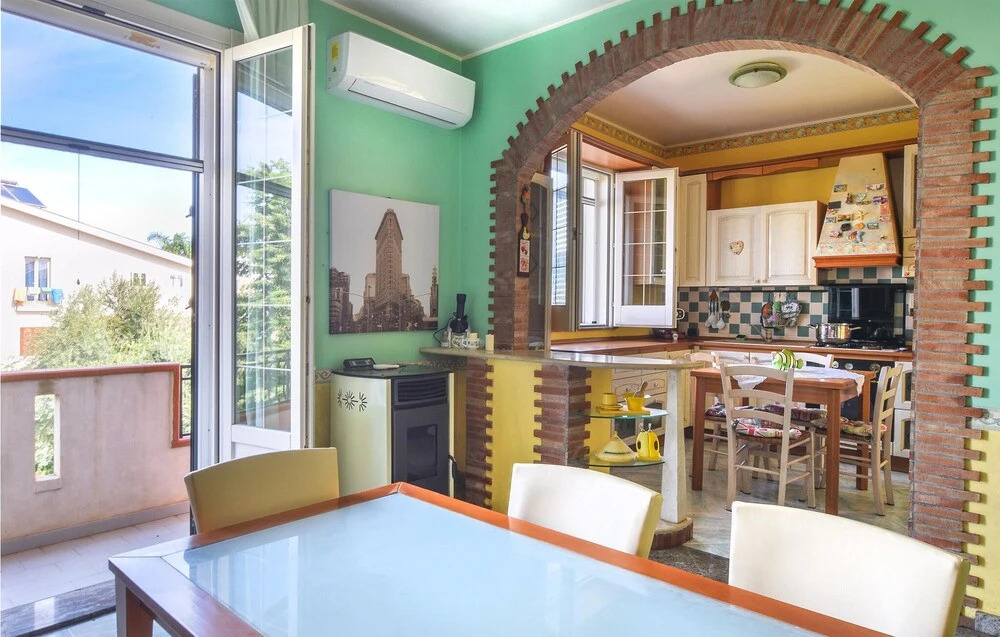 Beautiful Home in Avola With Wifi and 2 Bedrooms