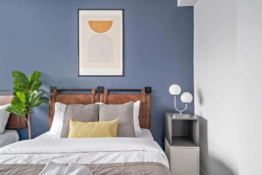 Newly Renovated Studio 2 Queen Size Beds 5 min Walk to Mcgill