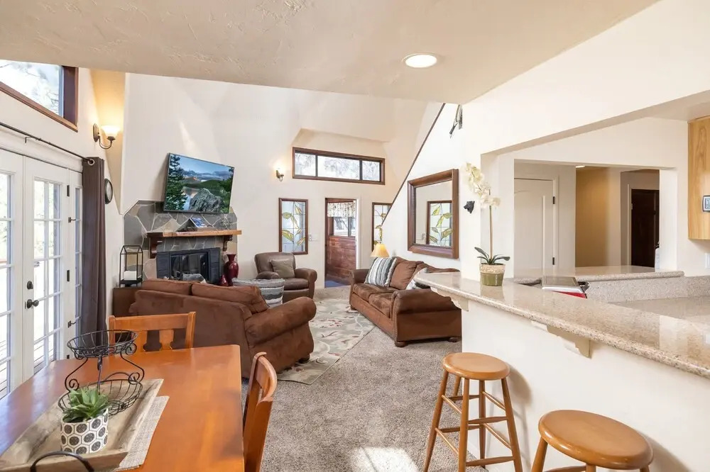25 - Snow Summit Dome Home 4 Bedroom Home by Redawning