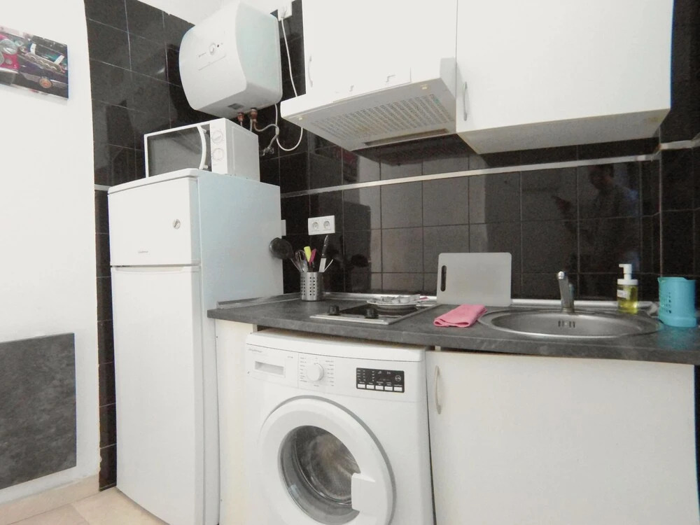 Estudio/Dúplex en bajos y patio int 4m2 en Puerta del Angel AZC1