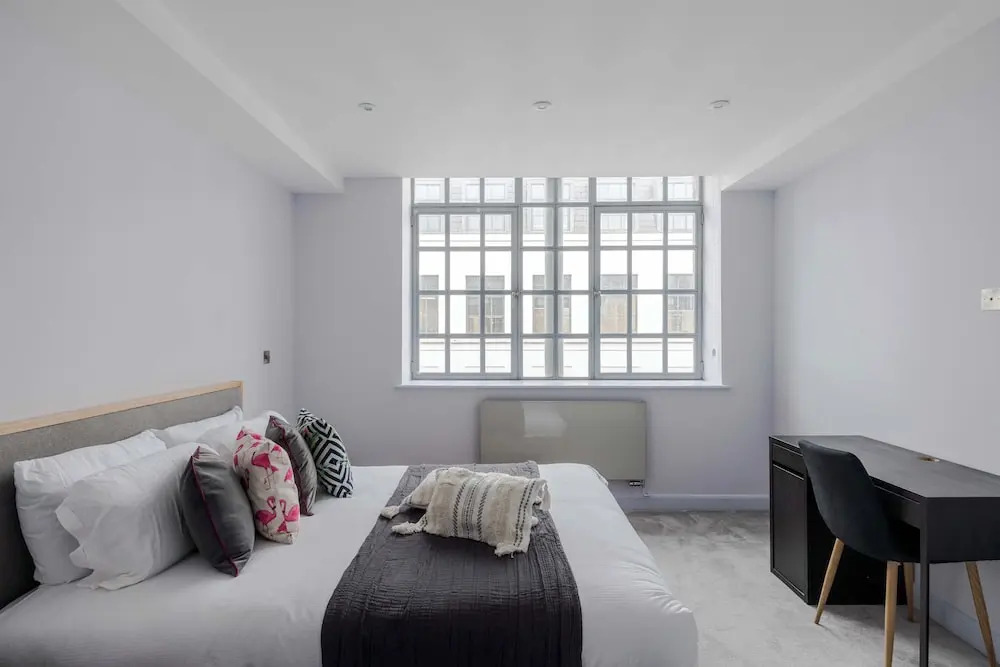 The Eyre Suite Two - Farringdon - by Frankie