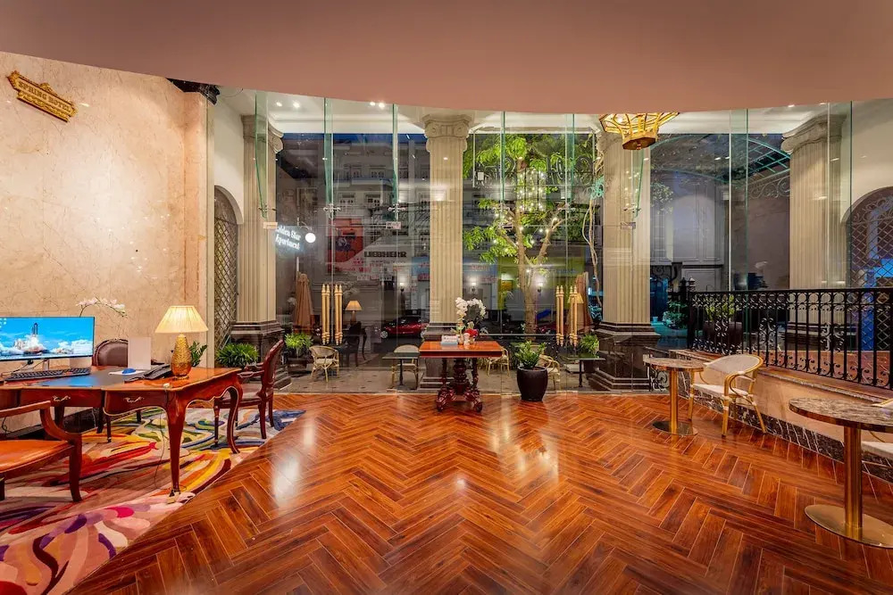 Golden Star Apartment & Hotel