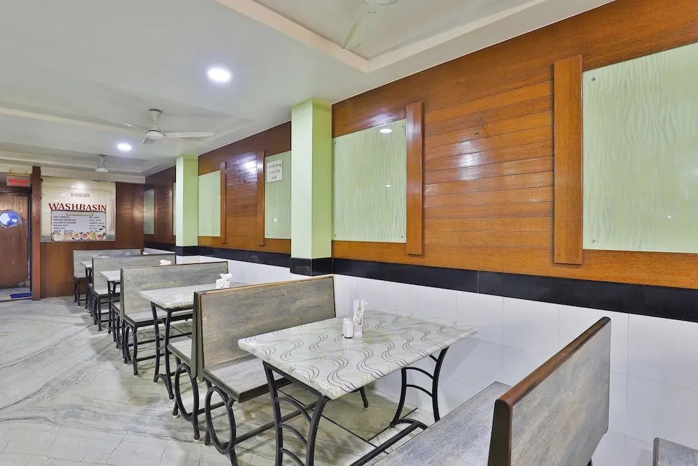 OYO 22419 Hotel Summit