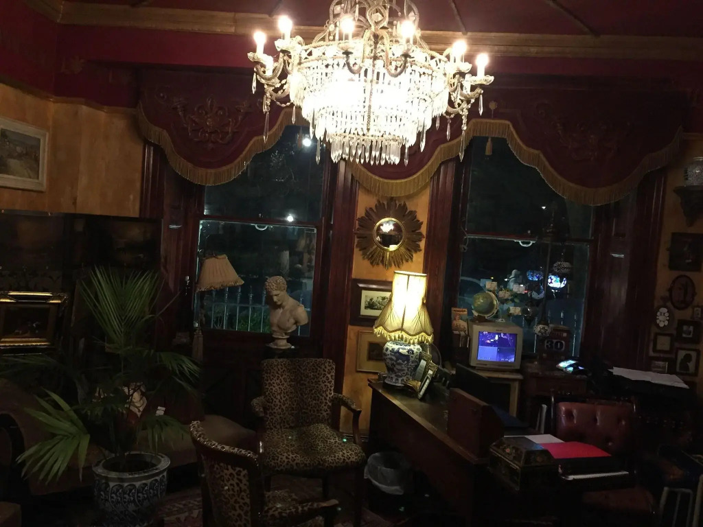 Pavilion Hotel