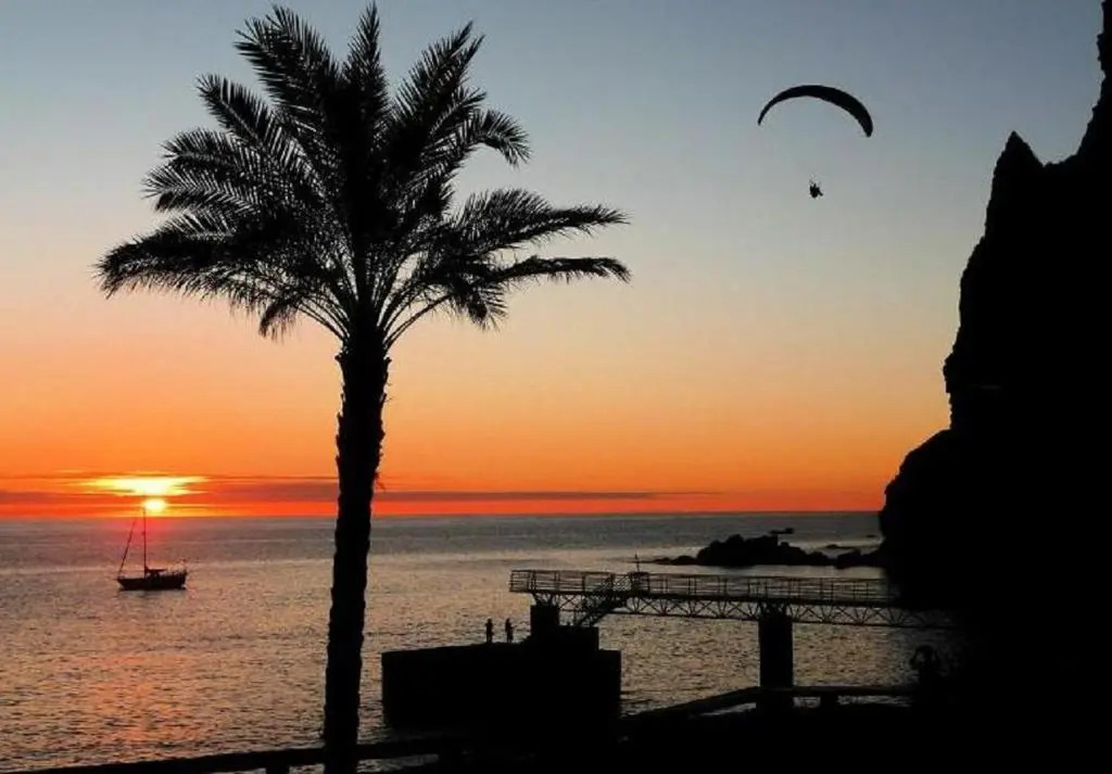 Sunset Sea Breeze