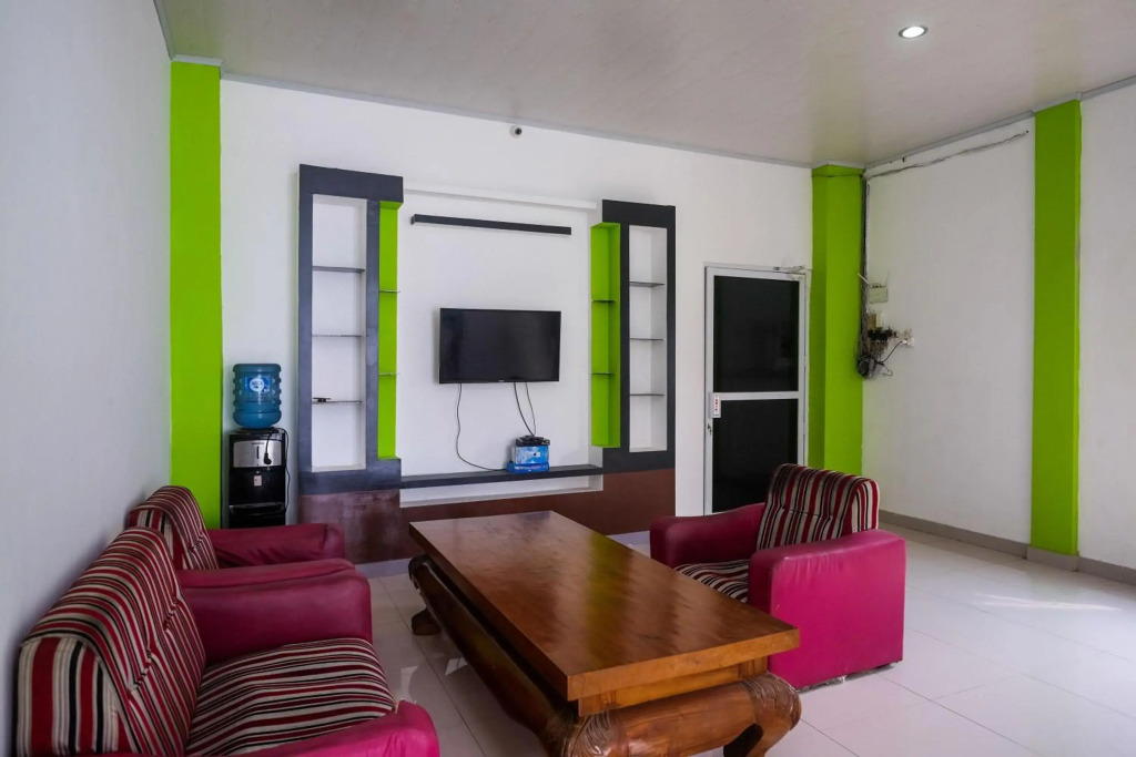 RedDoorz near Pakuwon Mall Solo Baru