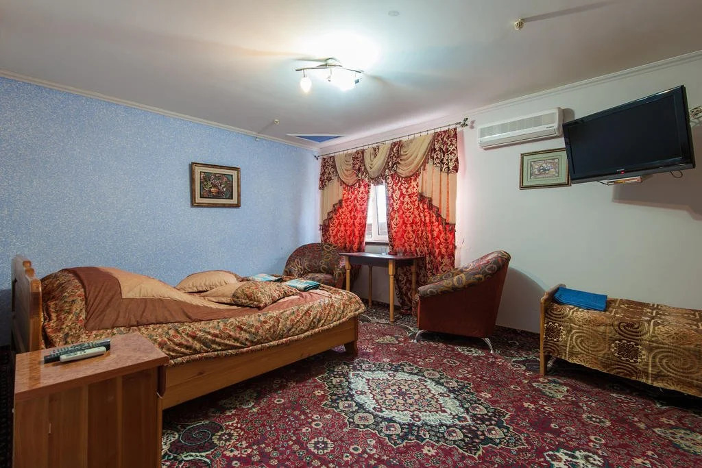 Leoton Chernivtsi