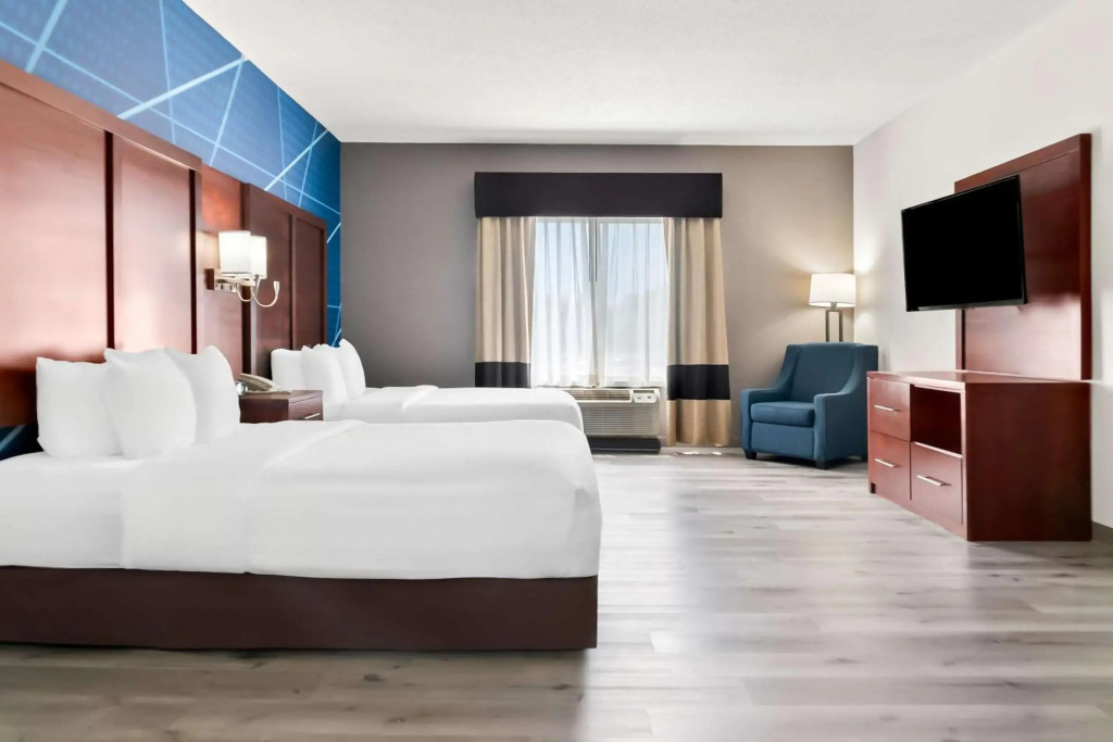 Holiday Inn Express & Suites Southfield - Detroit