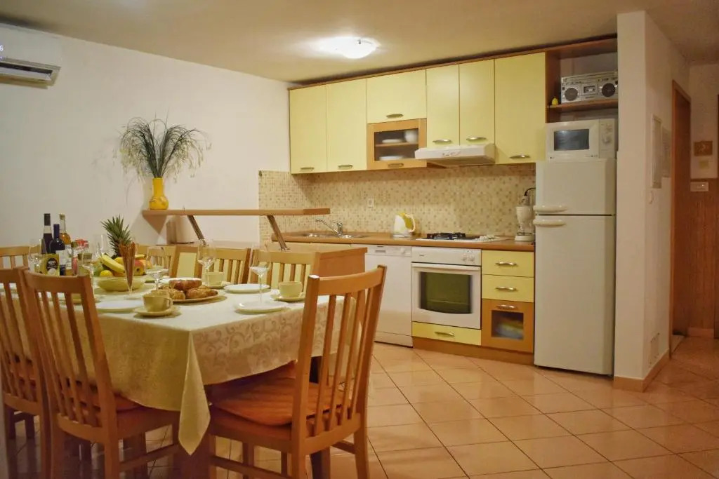 Apartment Radalj
