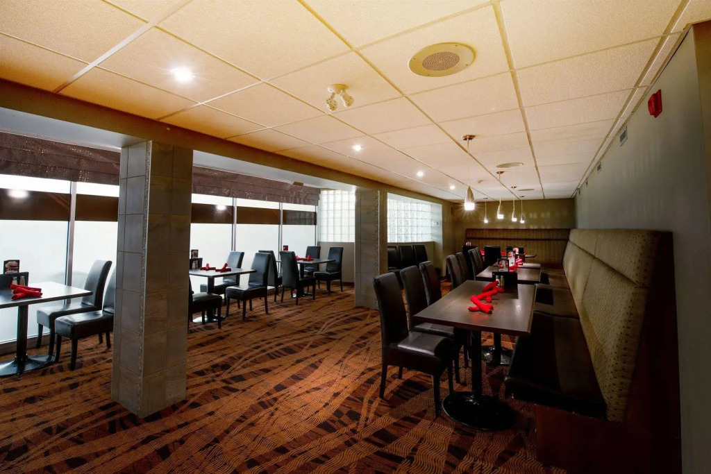 Clarion Hotel & Suites