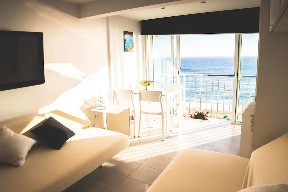 Cozy Loft in Front of the Sea