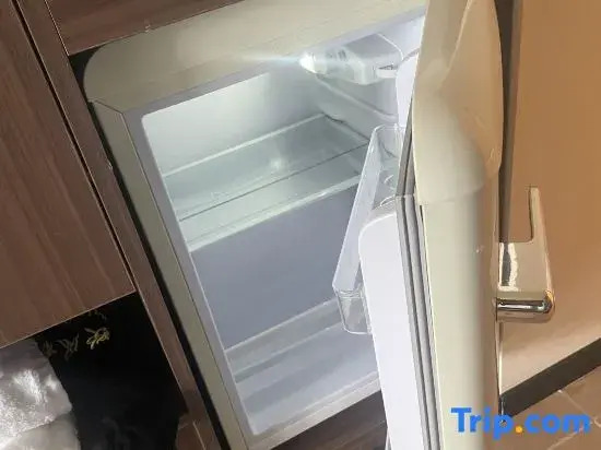 Yun Shang Tangchi Guesthouse (Hua Garden Circle Hui Dolphin Square Wuli Chong Subway Station Store)