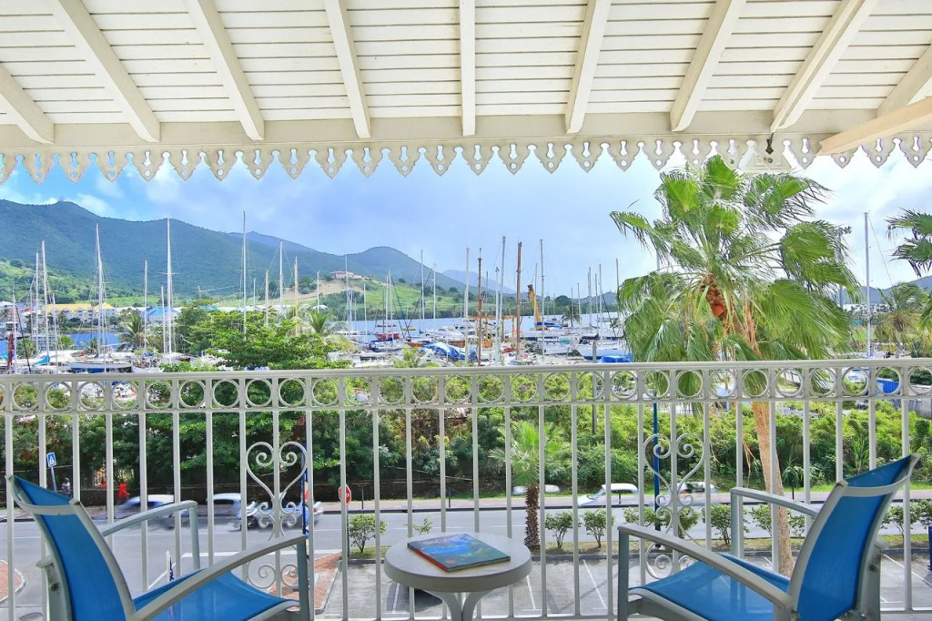 Le Beach Hotel