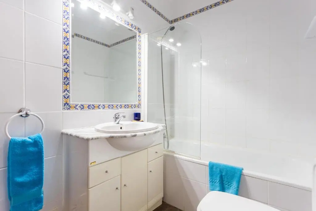 CoolHouses Algarve Luz, 1 bed penthouse flat w/ sea views. Fiji 11
