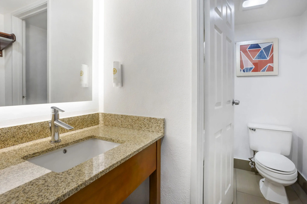 Comfort Inn Edgewater on Hudson River