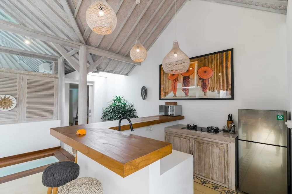 Villa Cemacase - Stylish 2BR Villa with Spacious Private Pool & Pool Table in Seseh