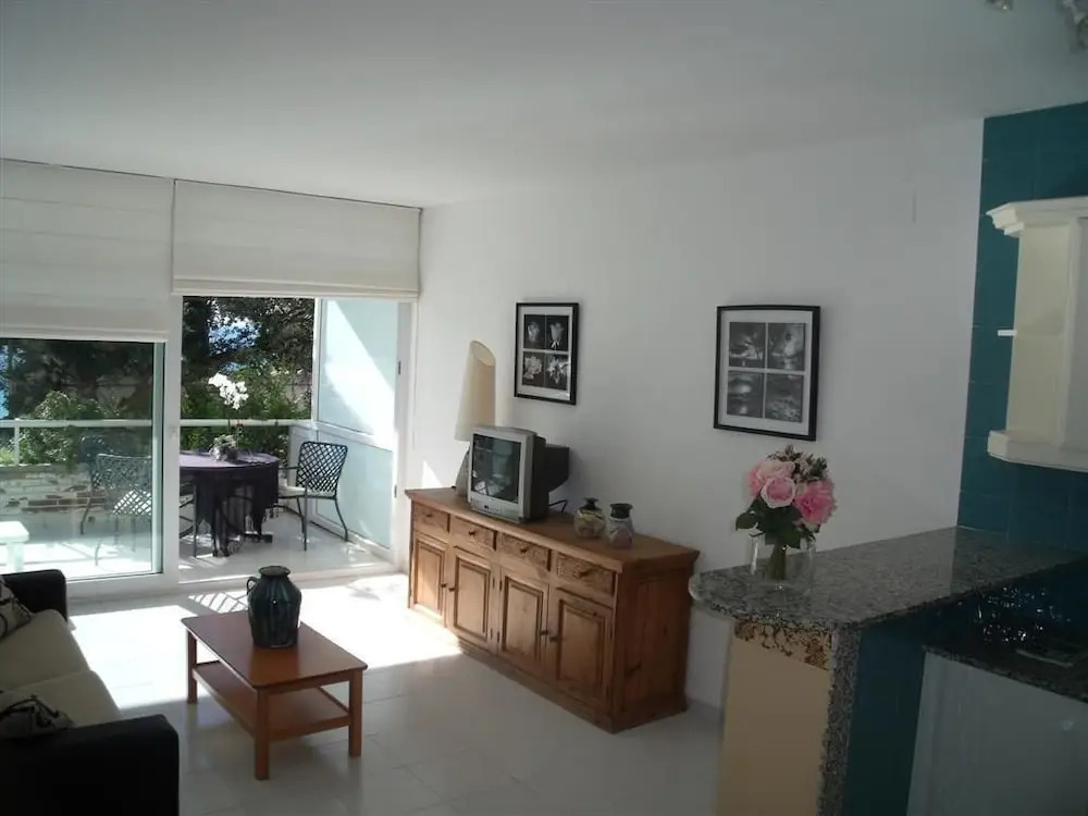 Agi Residencial Almadraba
