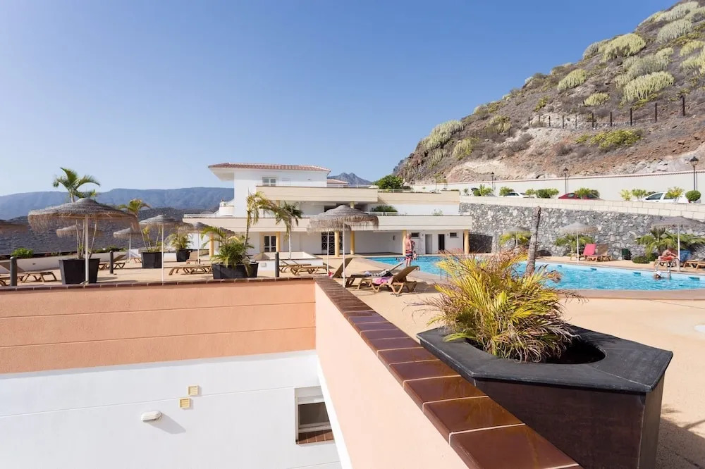 1713 SUNSET ocean view, terrace,heated pool