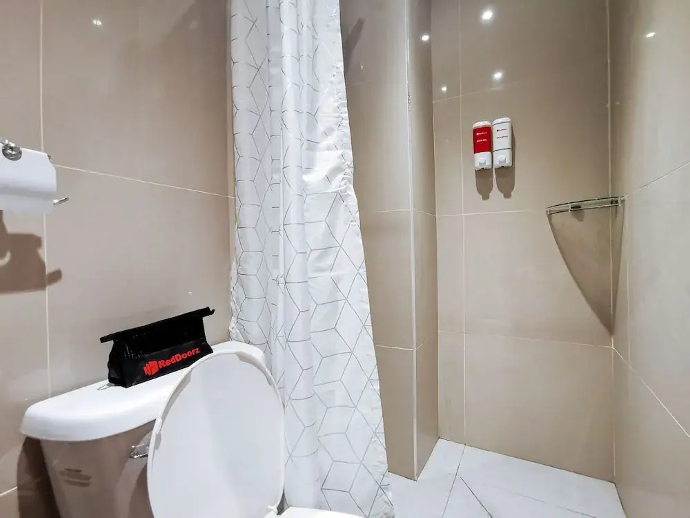 RedDoorz Plus near Bangko Sentral Ng Pilipinas Davao